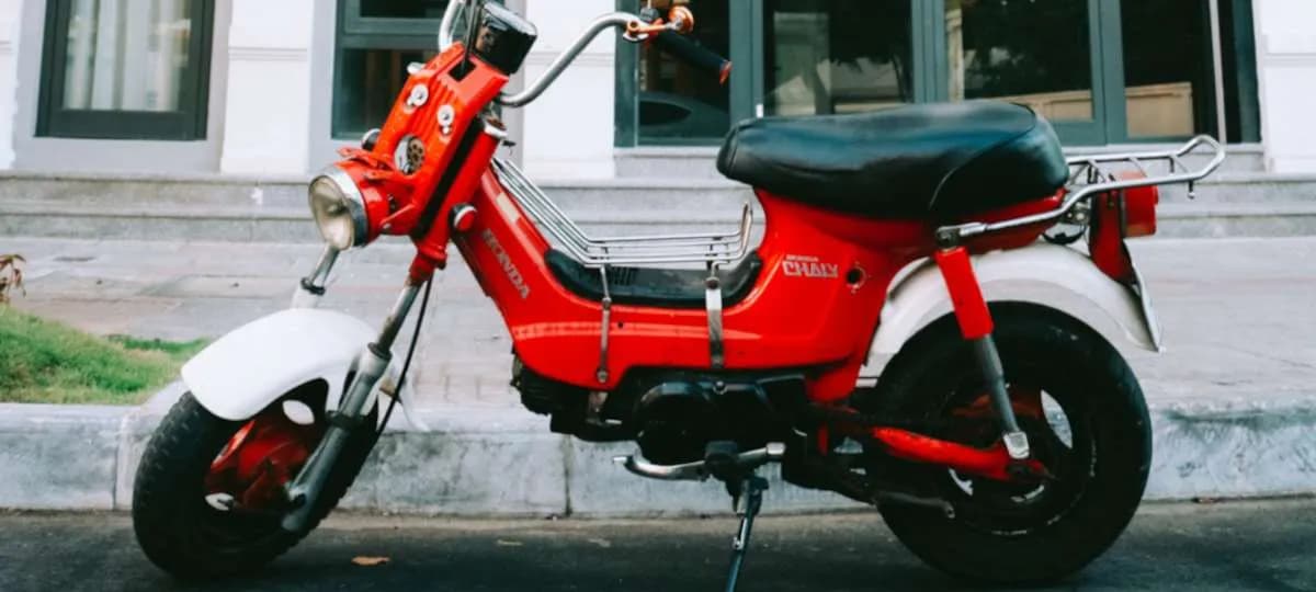 Jakie uprawnienia na motorower? Sprawdź, co musisz wiedzieć!