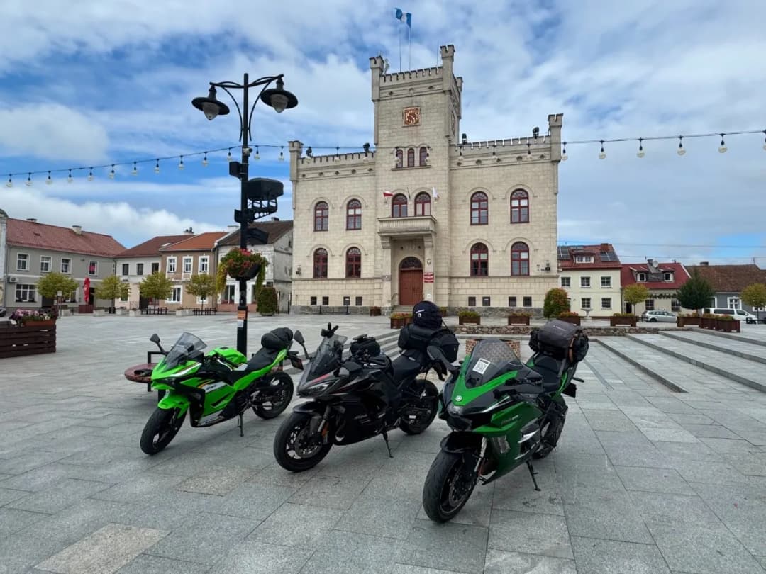 Trasy motocyklowe Warmia i Mazury: odkryj ukryte skarby regionu
