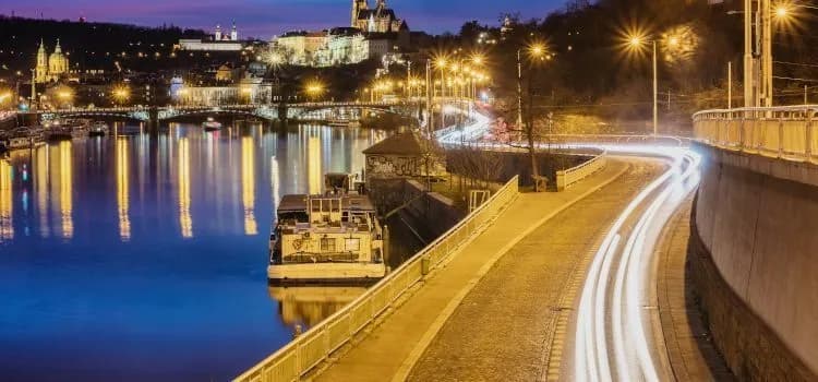 Najlepsza trasa do Pragi – uniknij kosztownych błędów w podróży