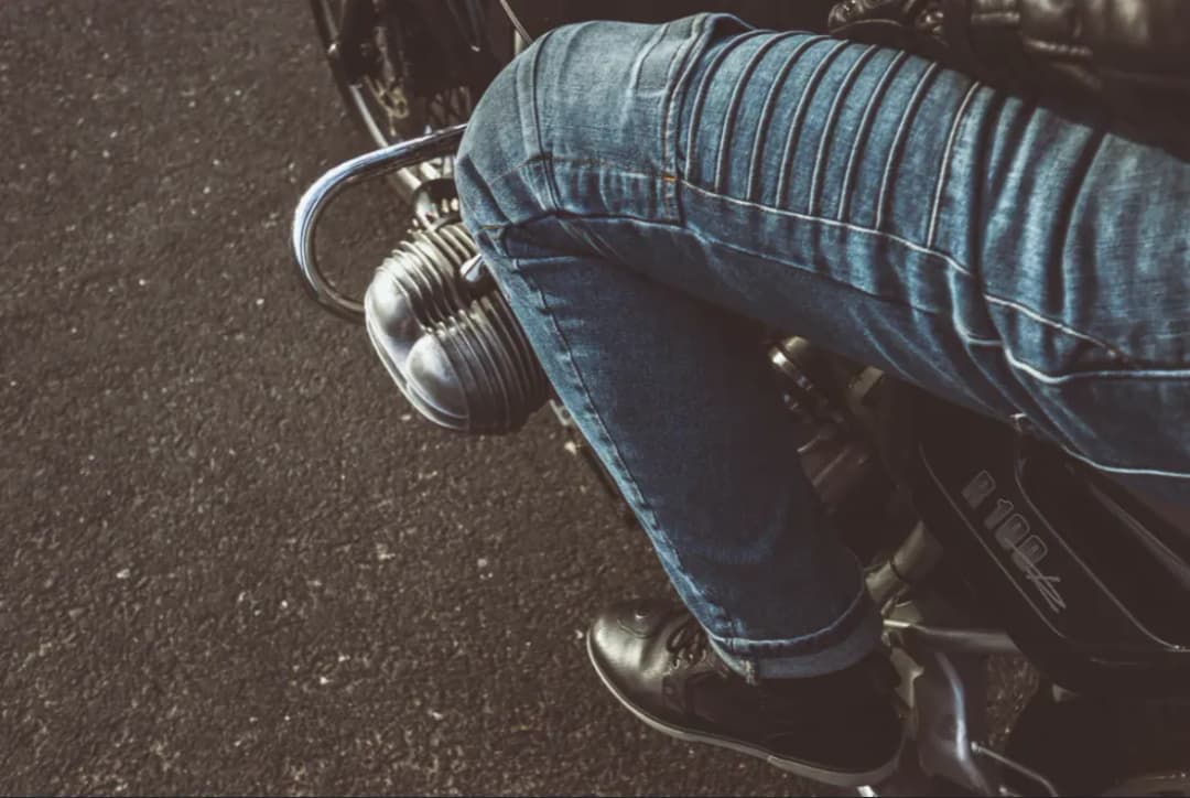 Jakie jeansy motocyklowe wybrać, aby zapewnić sobie bezpieczeństwo?