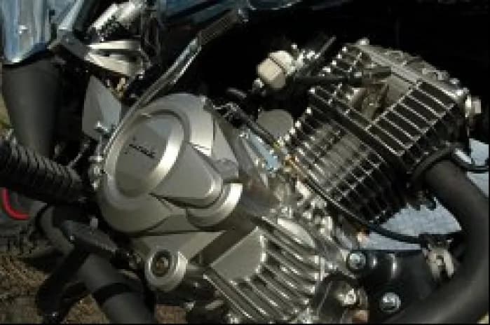 Jakie przebiegi wytrzymują silniki motocyklowe 125? Sprawdź, co wpływa na ich żywotność