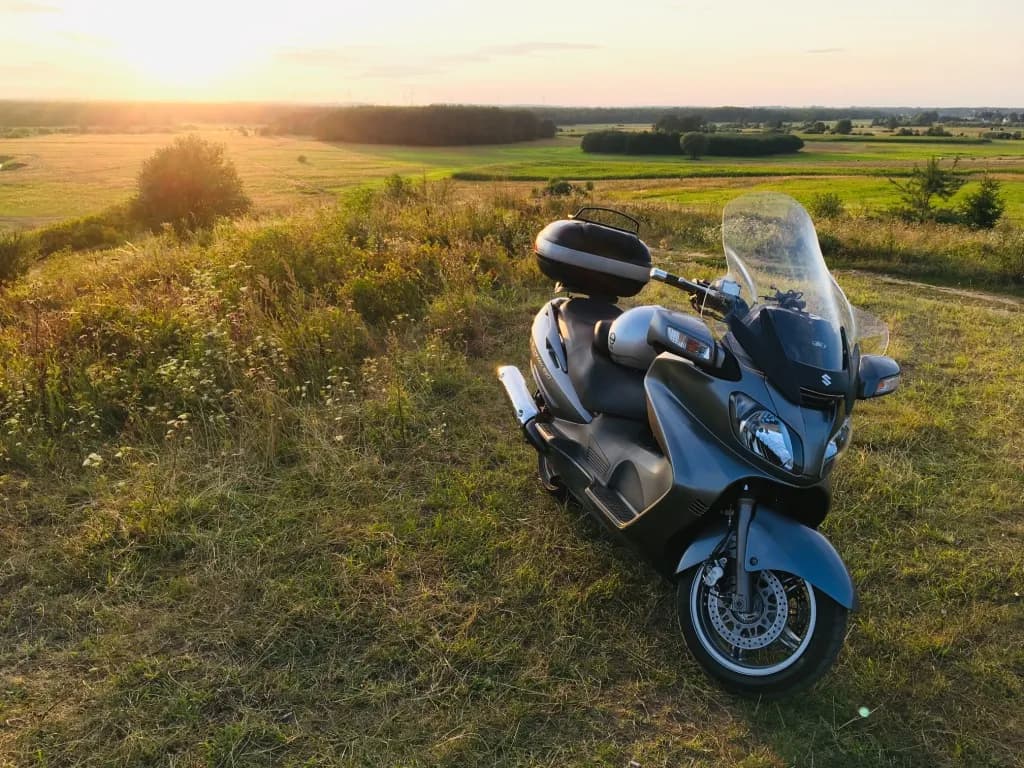 Najlepsze trasy motocyklowe w Mazurach - odkryj ukryte skarby natury