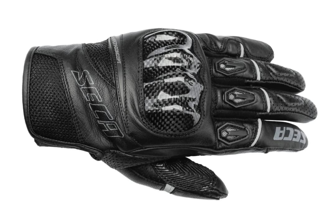 Jak rozciągnąć rękawice motocyklowe, aby uniknąć dyskomfortu podczas jazdy