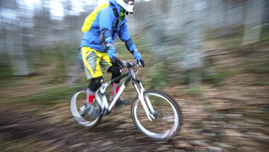 Enduro czy downhill: który rower lepiej spełni Twoje oczekiwania?